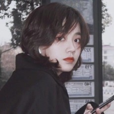 洛